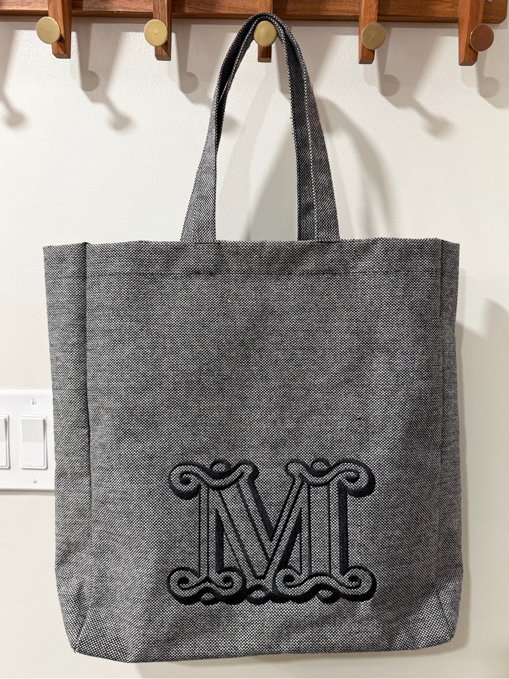 • MaxMara Banjo Tote •